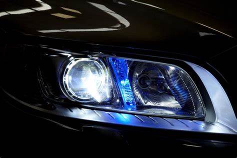 Halogen vs. LED Headlight: What’s the Difference?