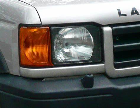 What Causes Headlights to Yellow and Dark?