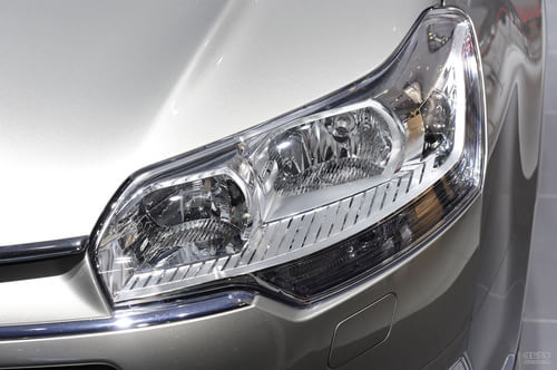 What are the advantages of LED car headlights?